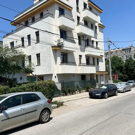 Cozy Apartment, By Paradise Mall Apartment